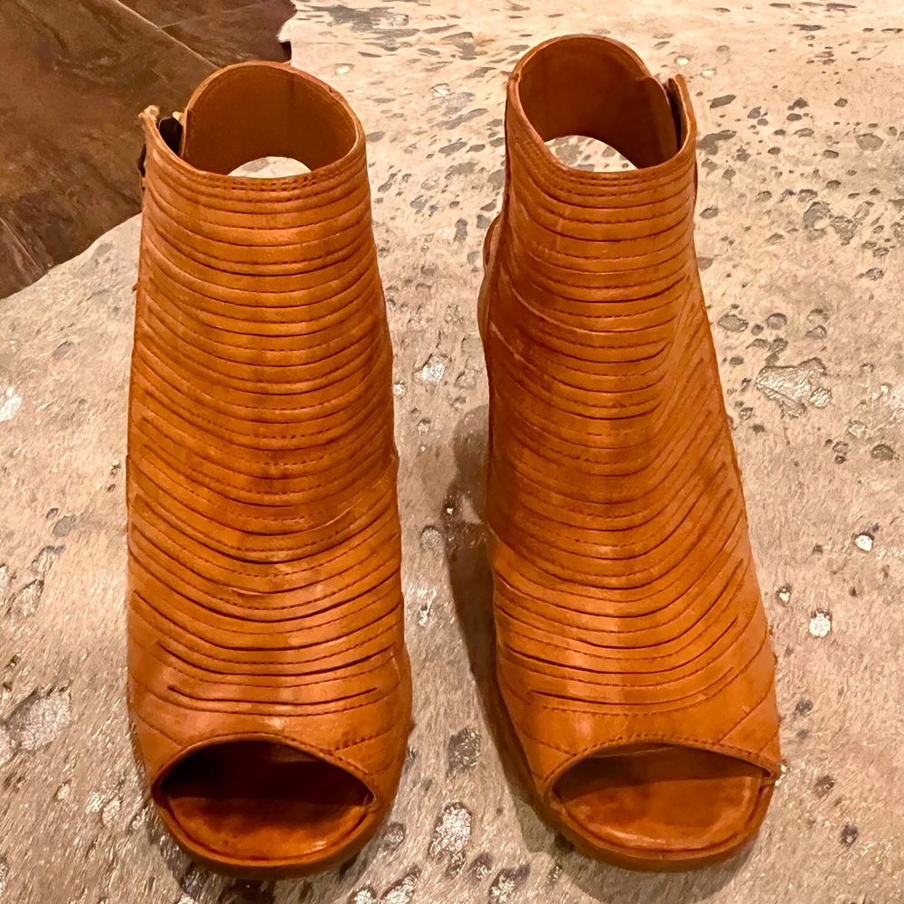 Paul Green Heels